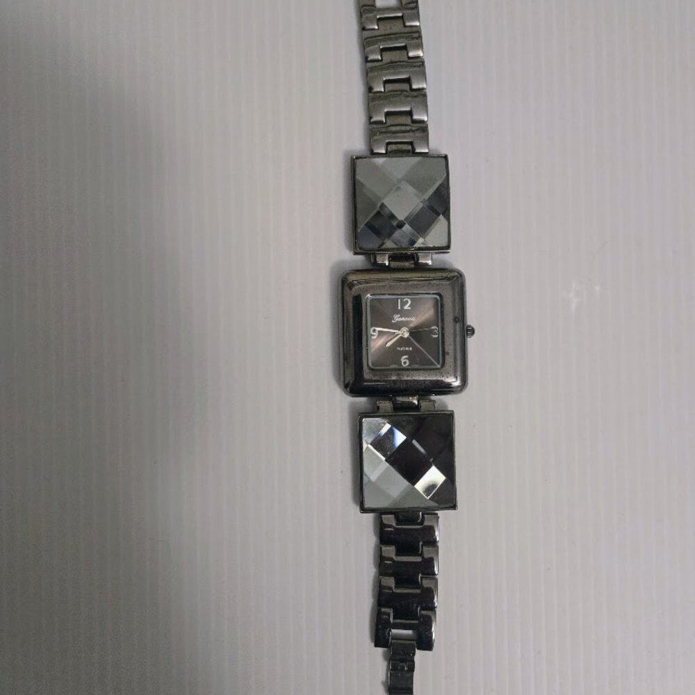 Vintage Women's Geneva Watch 6854 Square Platinum Stainless‎ Back